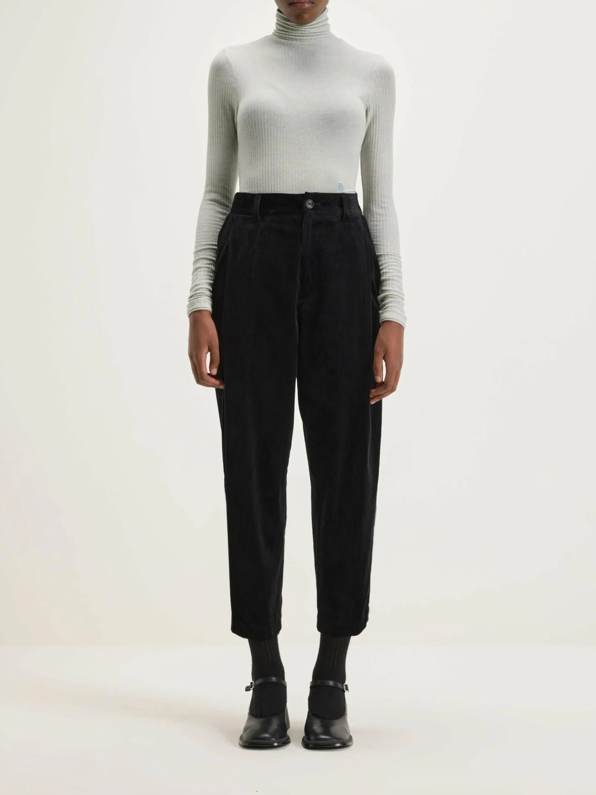 NICHOLSON & NICHOLSON Sand Boyfriend Corduroy Broek